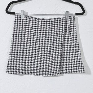 Houndstooth Skirt by SO, size 14/16 XL